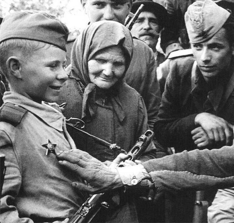 Стихи ко Дню Победы (9 мая) - стихи, песни