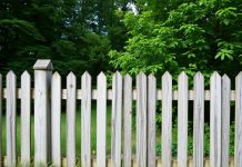 Забор «под ключ»: почему это удобно и стоит того Забор "под ключ": почему это удобно и стоит того