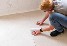 Как уложить клеевую ПВХ-плитку правильно: практическое руководство от подготовки до финального прокатки Как уложить клеевую ПВХ-плитку правильно: практическое руководство от подготовки до финального прокатки