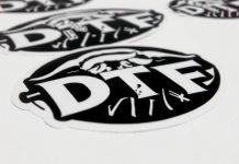 Печать УФ DTF наклеек: как сочетать технологии и делать качественные стикеры, которые не подведут Печать УФ DTF наклеек: как сочетать технологии и делать качественные стикеры, которые не подведут